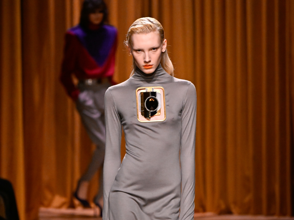 Mugler: Τα beauty looks είναι φουτουριστικά με την τέλεια dramatic πινελιά