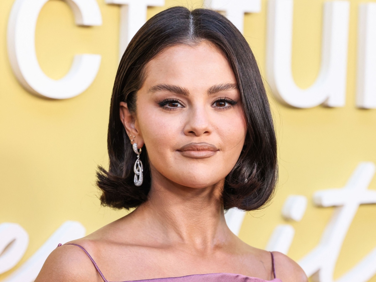 Έχεις ραντεβού με τη μανικιουρίστ σου; Το τελευταίο nail look της Selena Gomez είναι το inspo που έψαχνες