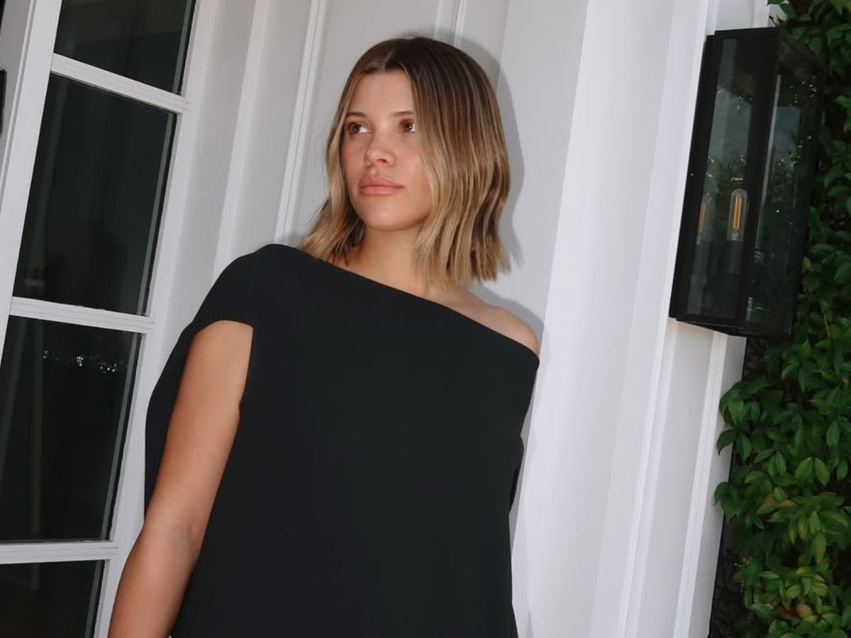 Η Sofia Richie Grainge μόλις έκανε την πιο κομψή αλλαγή στα μαλλιά της αποχαιρετώντας το ξανθό