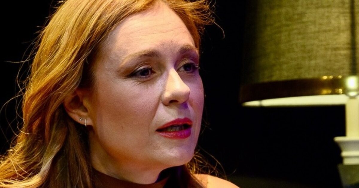 Θάλεια Ματίκα: Η επί σκηνής συγκίνηση της ηθοποιού για τον θάνατο της Μαρινέλλας – «Ήταν η πρώτη μου δουλειά»