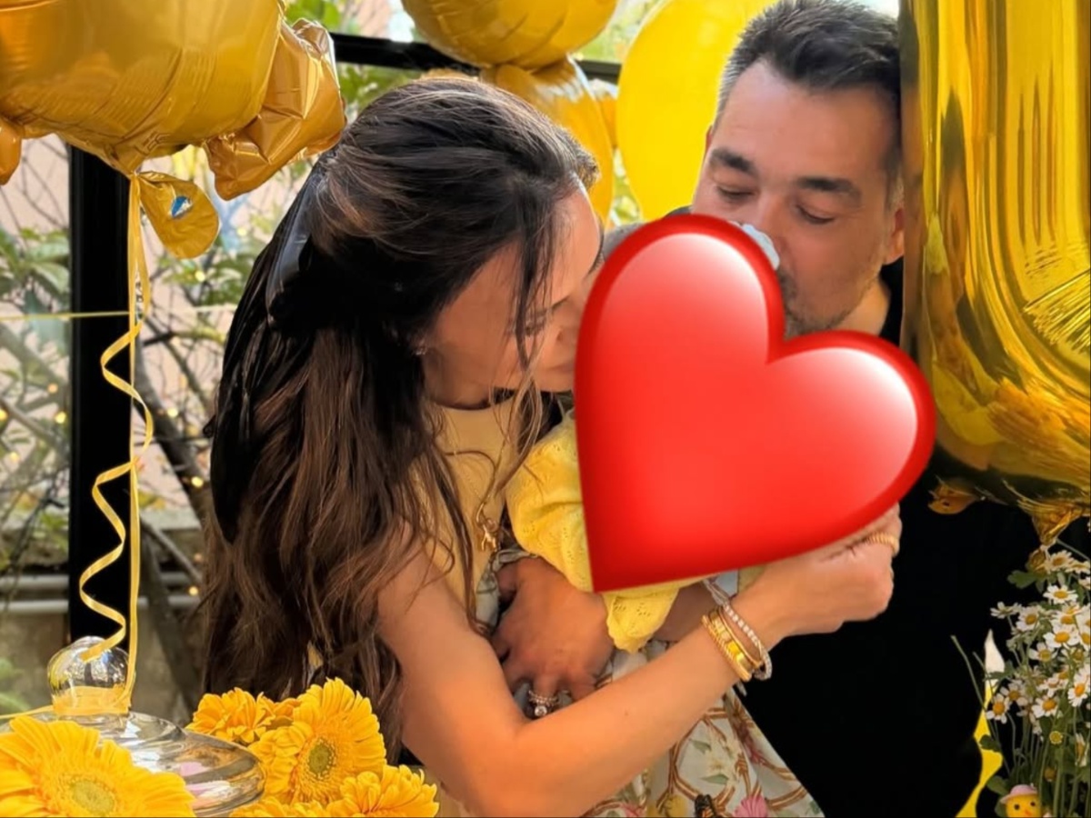 Ελένη Τσολάκη – Παύλος Πετρουλάκης: Οι φωτογραφίες από το πάρτι για τα πρώτα γενέθλια της κόρης τους