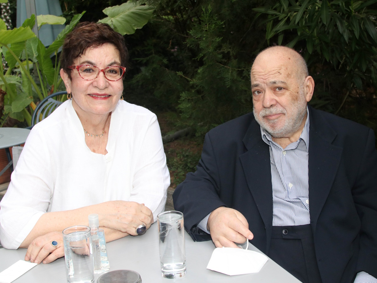 Χρήστος Βαλαβανίδης: Συγκινεί η σύζυγός του, Ασπασία Κράλλη – «Βασανίστηκε πολύ τον τελευταίο καιρό στο νοσοκομείο»