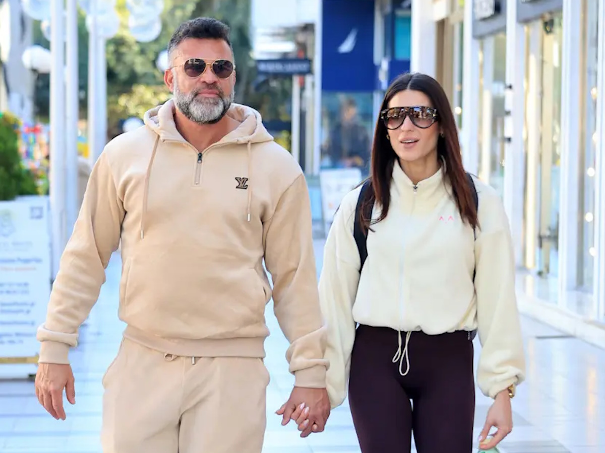 Κώστας Σόμμερ – Βαλεντίνη Παπαδάκη: Βόλτα στα νότια προάστια για το αγαπημένο ζευγάρι – Φωτογραφίες