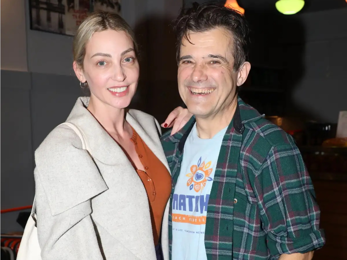 Βανέσα Αδαμοπούλου: Η σπάνια δημόσια εμφάνιση σε θεατρική πρεμιέρα – Φωτογραφίες