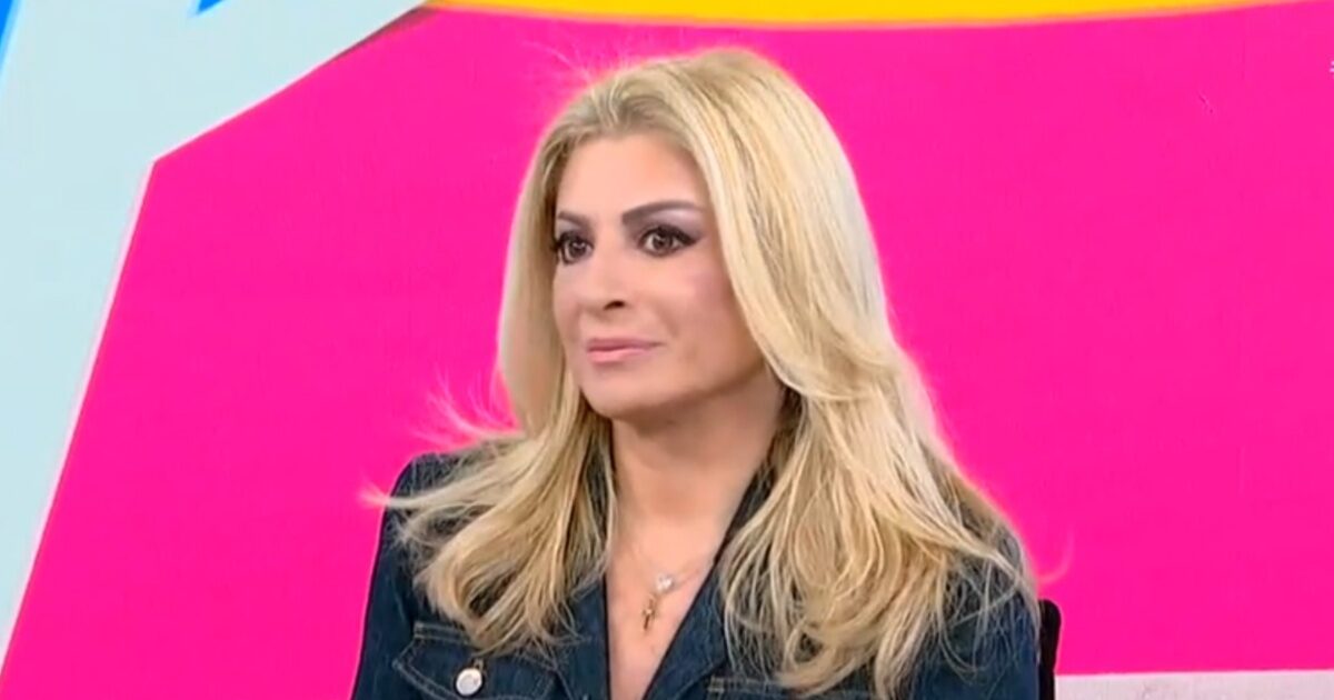 Χριστίνα Πολίτη: «Η μητέρα μου ήταν τόσο όμορφη, που ερχόταν να με πάρει από το σχολείο και έβγαιναν όλοι να τη δουν»