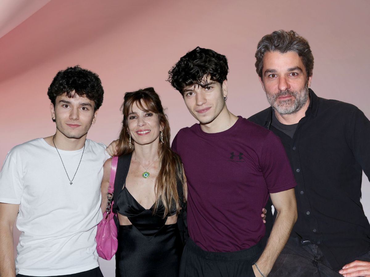 Πέτρος Λαγούτης – Μυρτώ Αλικάκη: Οι δυο γιοι τους μιλούν πρώτη φορά για το πώς διαχειρίστηκαν το διαζύγιό τους