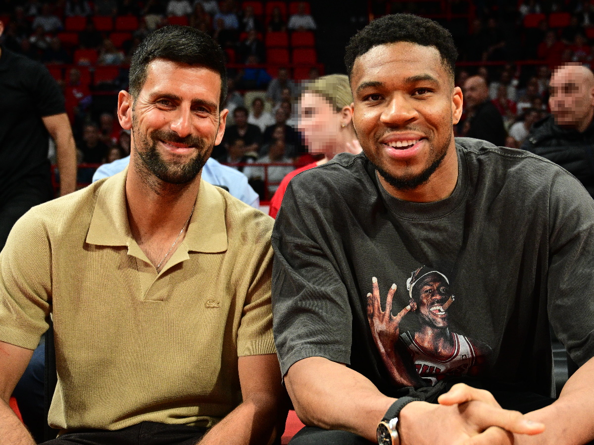 Γιάννης Αντετοκούνμπο – Νόβακ Τζόκοβιτς: Μαζί στο ΣΕΦ για τον αγώνα του Ολυμπιακού με τη Μονακό