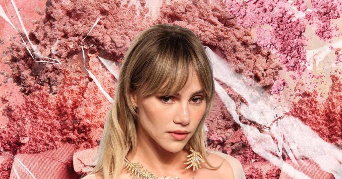 Down blushing: To τρικ που φωτίζει όλο το πρόσωπο με τον πιο φυσικό τρόπο