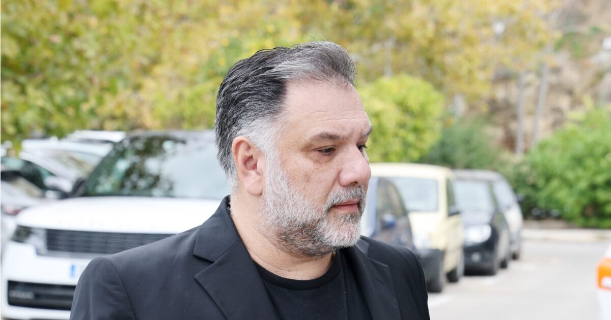 Εσπευσμένα στο νοσοκομείο ο Γρηγόρης Αρναούτογλου: «Είναι το πιο επώδυνο πράγμα που έχω βιώσει»
