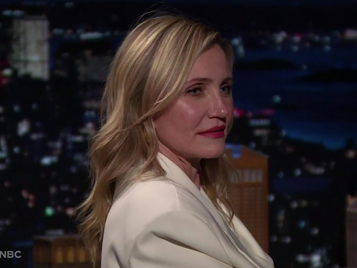 Η στέκα στα μαλλιά της Cameron Diaz είναι το αξεσουάρ που θα χρειαστείς τη φετινή σεζόν