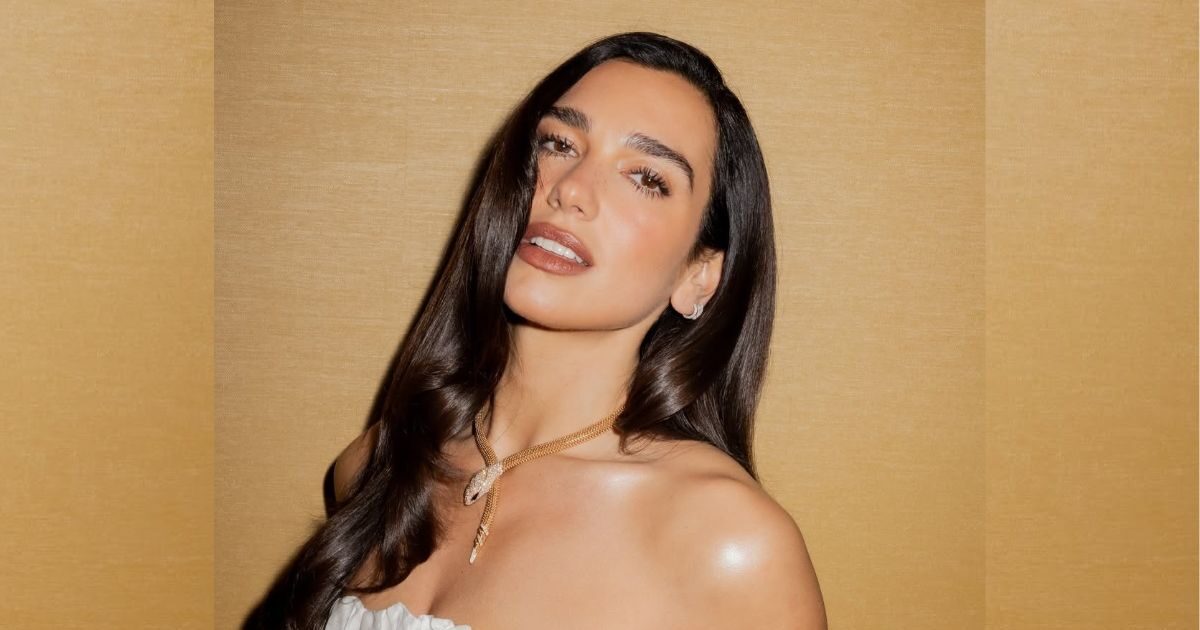 Micro-lining: Tο μυστικό της Dua Lipa για πιο γεμάτα χείλη