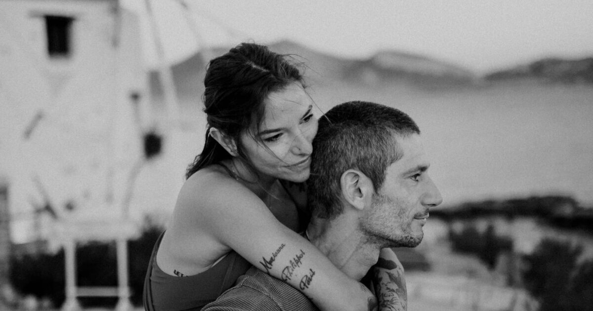 Εριέττα Κούρκουλου: Εξόρμηση στις Σπέτσες με την οικογένεια και τους φίλους της – Φωτογραφιες