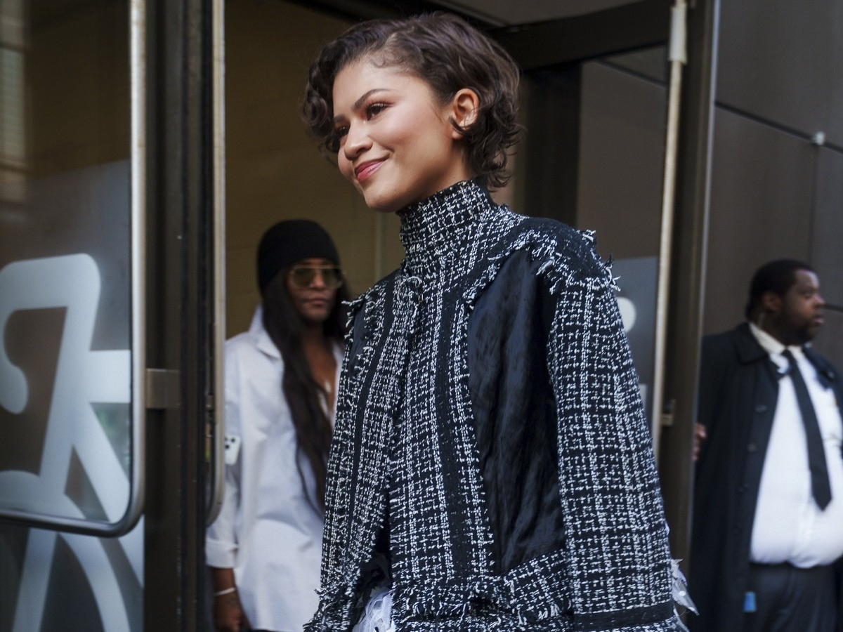 Εσύ θα φορούσε φτερά πρωί; Η Ζendaya το έκανε με τέλειο τρόπο