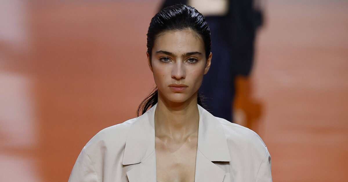 Bra top: Το ανοιξιάτικο trend που θέλει τόλμη