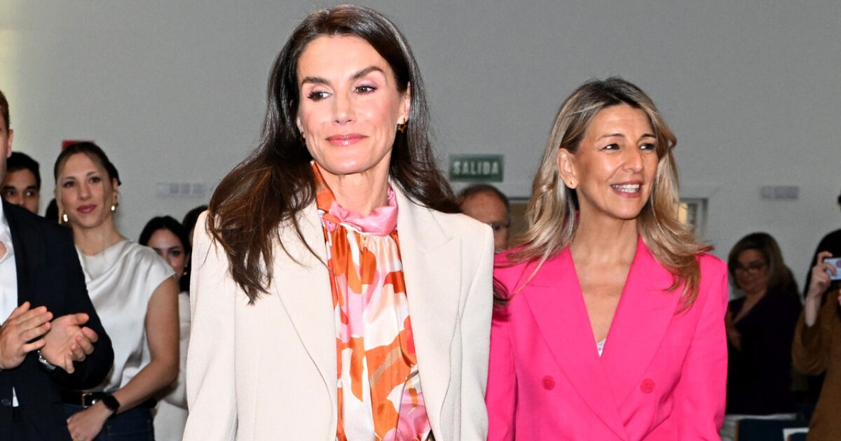 Κοστούμι: Η Βασίλισσα Letizia σου δείχνει πως θα το φορέσεις στην Ανάσταση