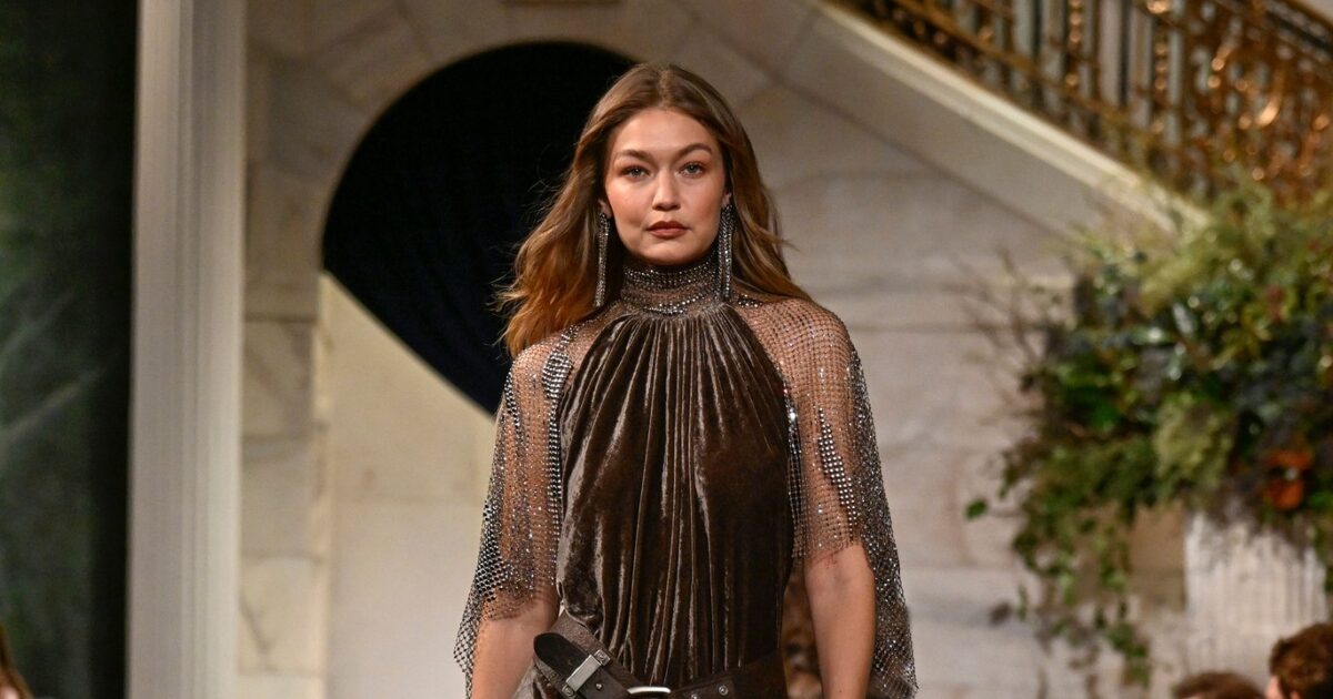 H Gigi Hadid με ρετρό pixie είναι αγνώριστη