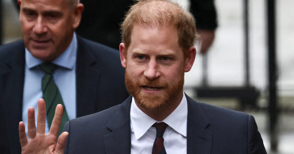 Πρίγκιπας Χάρι: Τα «πικάντικα» μηνύματα στο Facebook και το φλερτ με δημοσιογράφο που δεν γνώριζε την ιδιότητά της