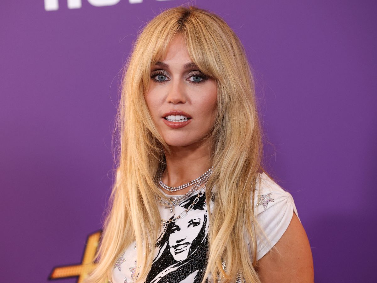 Hot Honey Blonde: Το «ζεστό» ξανθό που θα γίνει ανάρπαστο το καλοκαίρι