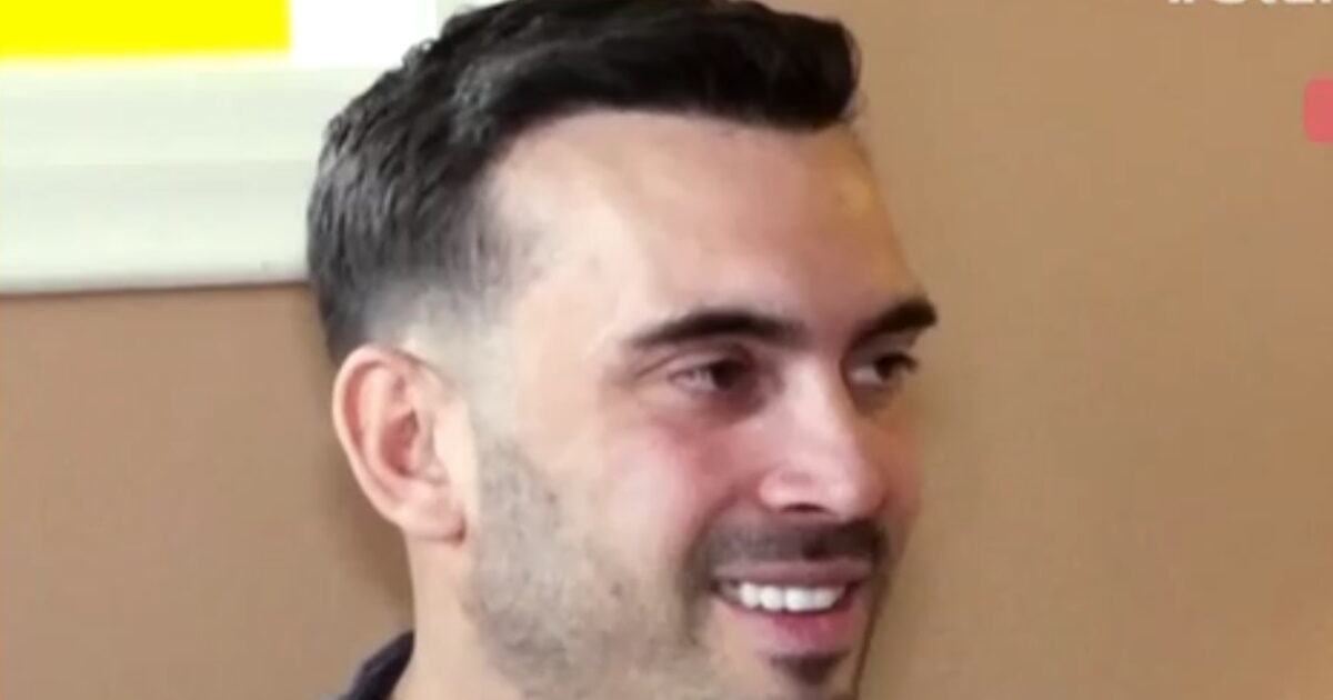 Ιάσονας Μανδηλάς: «Όταν έχεις δεχθεί μπούλινγκ επειδή είσαι gay, δε σκέφτεσαι την πρόταση γάμου»