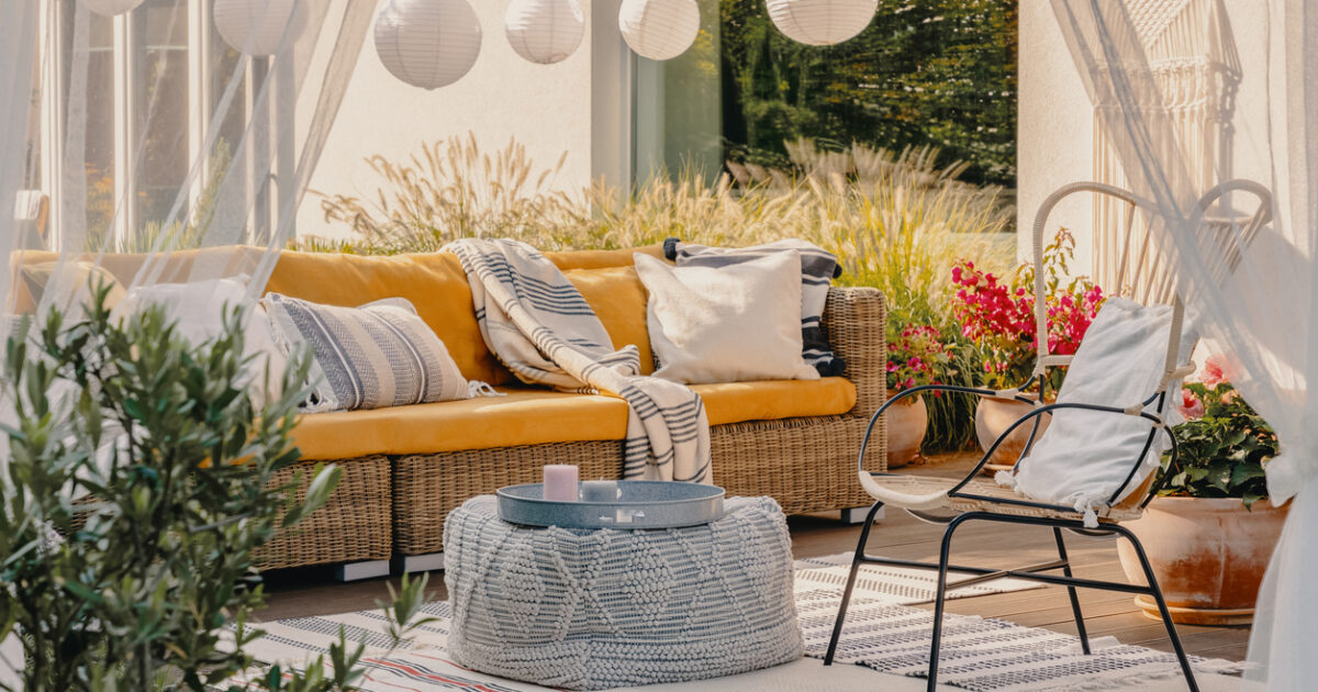 Δώσε νέα ζωή στο μπαλκόνι σου με τις πιο απλές κινήσεις – και τις πιο οικονομικές!