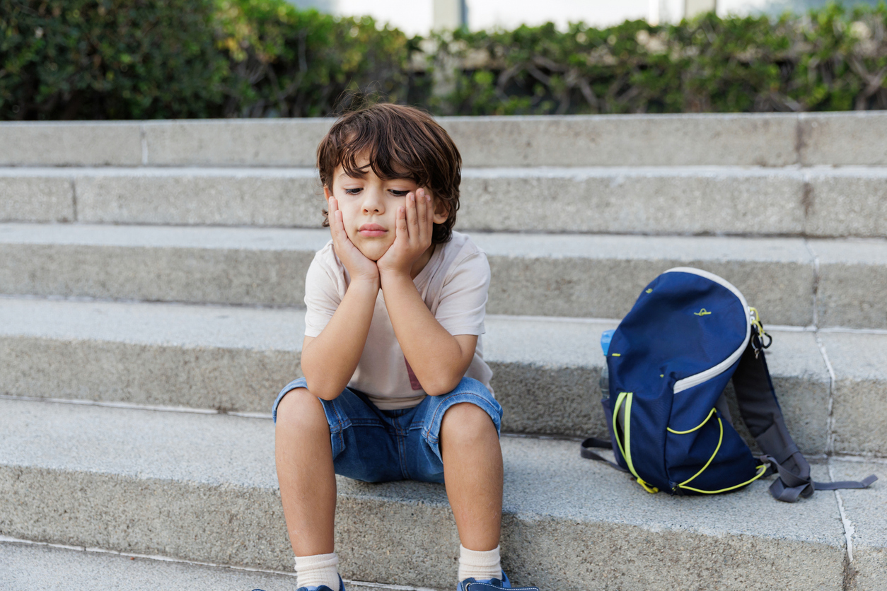 «Μισώ το σχολείο»: Τι προσπαθεί να σου πει το παιδί σου στη πραγματικότητα;