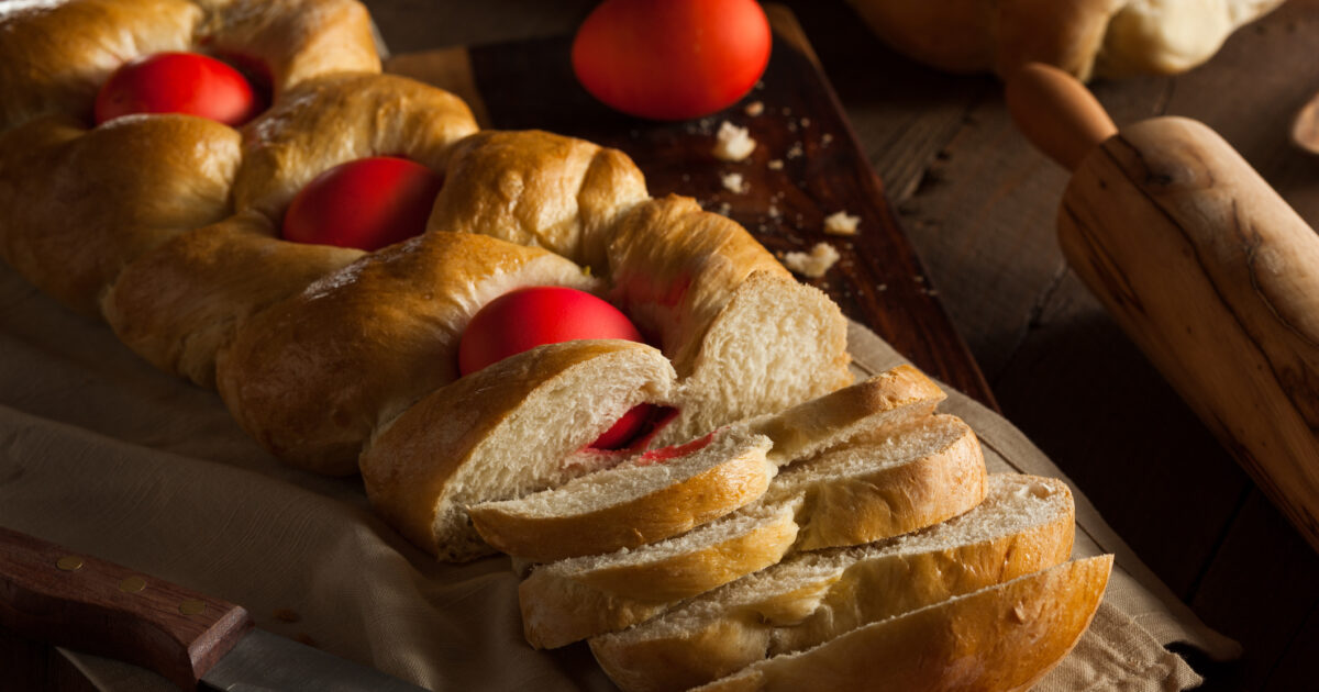 Πασχαλινό τσουρέκι: Μαλακό, αφράτο και γεμάτο αρώματα – Ακολούθησε την συνταγή μας και θα εκπλαγείς με το αποτέλεσμα