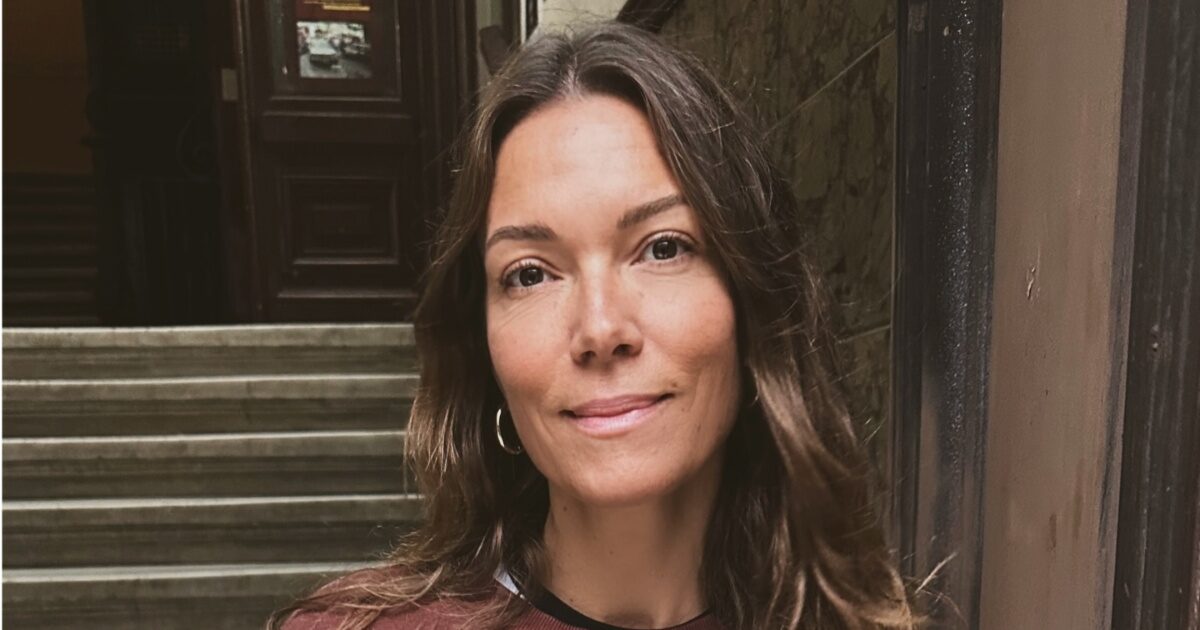 Βίκυ Καγιά: Μπήκε στην κουζίνα και έφτιαξε πασχαλινά κουλουράκια για την οικογένειά της