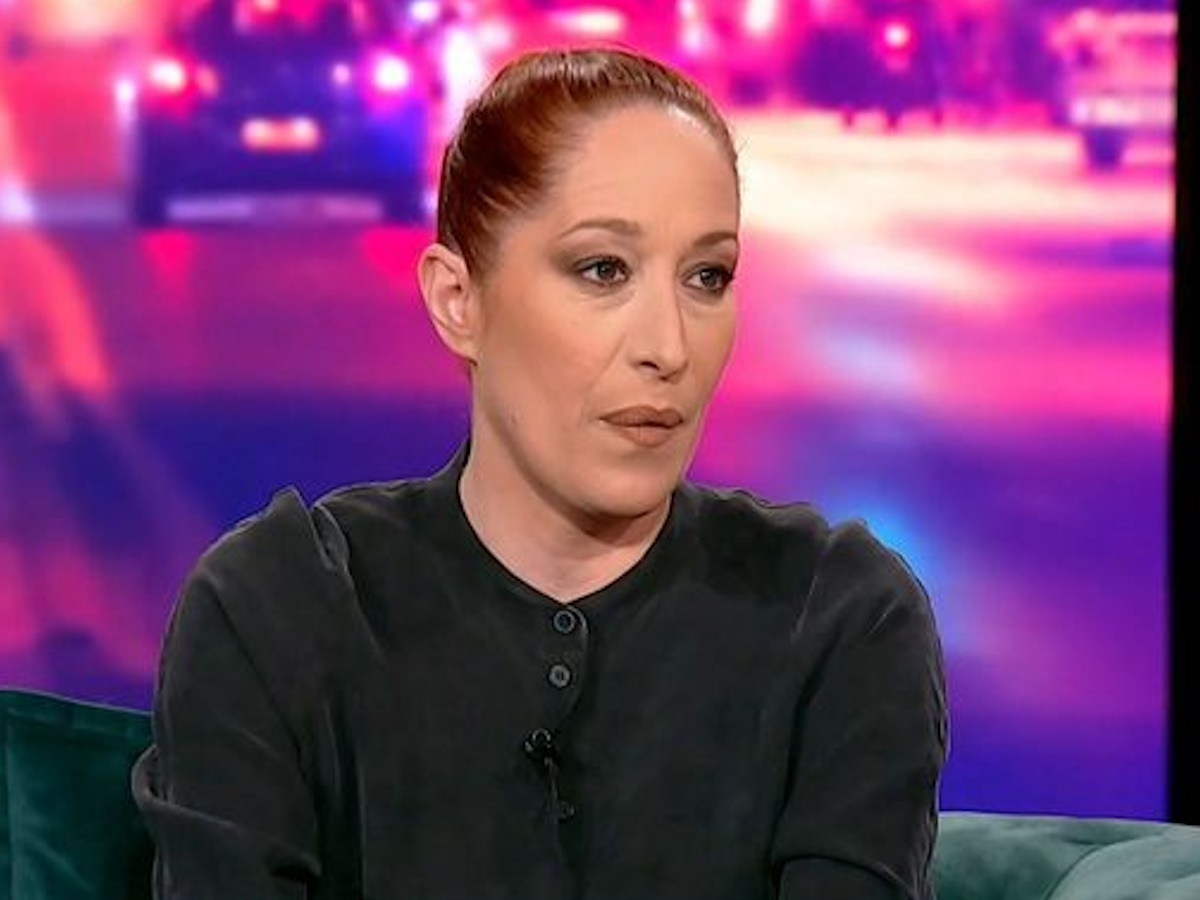 Κόρα Καρβούνη: «Υπήρξε ρόλος που με βρίσανε πολύ και με στεναχώρησε γιατί ήταν κυρίως γυναίκες»