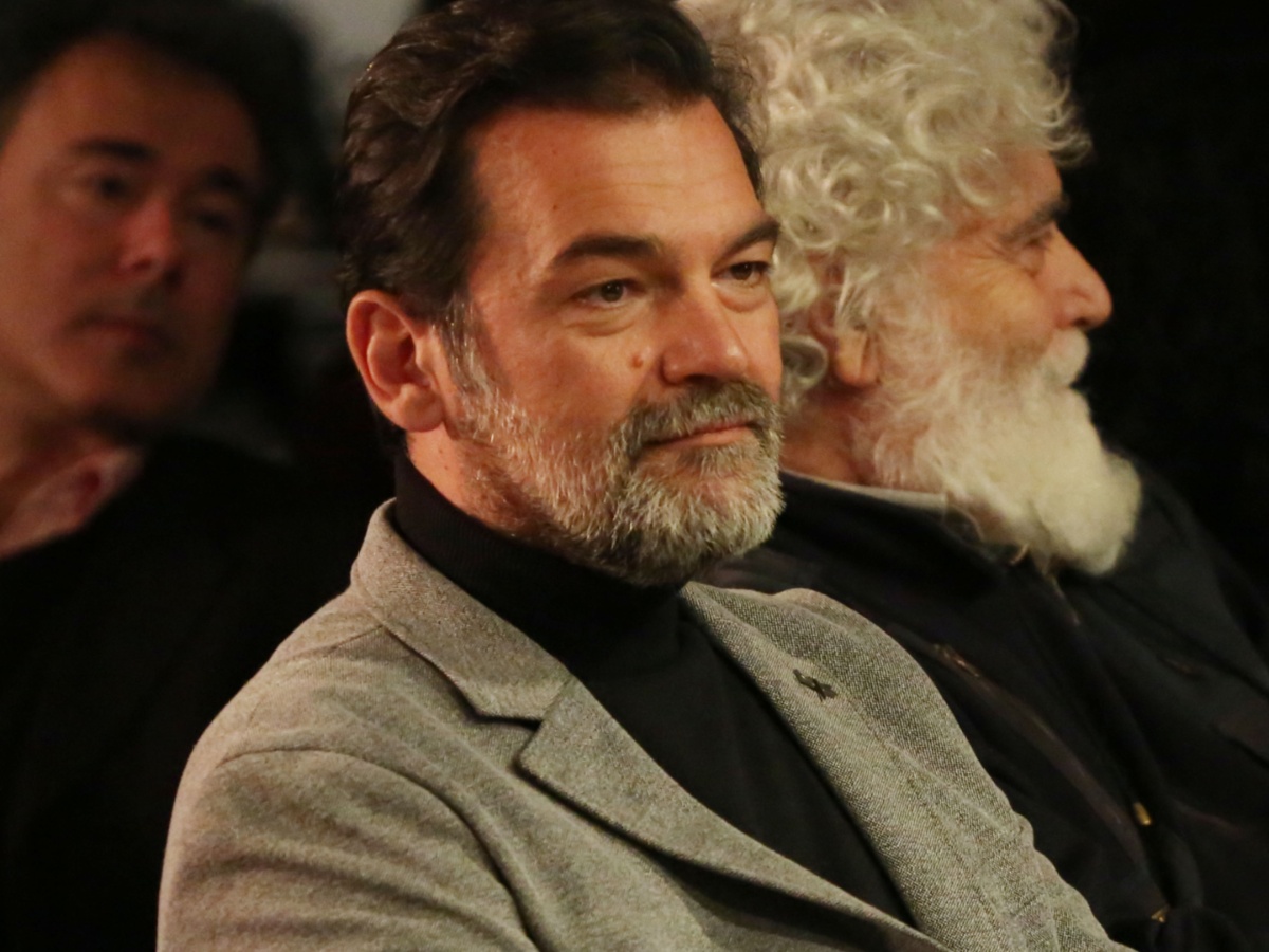 Κωνσταντίνος Καζάκος: «Σκεφτόμουν πάντα ότι δεν πρέπει να κάνω κάποια βλακεία και να εκθέσω τους γονείς μου»