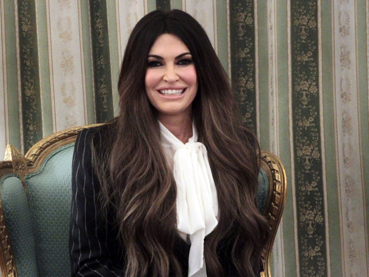 Η Κίμπερλι Γκιλφόιλ ενέκρινε 90.000 δολάρια έξοδα ανακαίνισης της πρεσβείας, σύμφωνα με τη Daily Mail