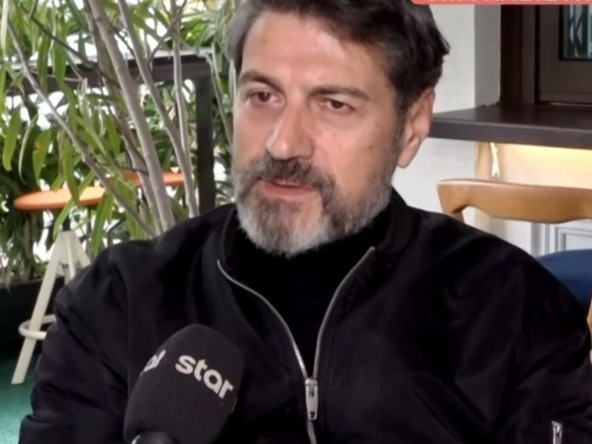 Κώστας Φαλελάκης: «Ξέρω ότι είμαι πιο γνωστός σαν ΛΟΑΤΚΙ άτομο παρά σαν ηθοποιός – Το δέχομαι και με ευχαριστεί πολύ»