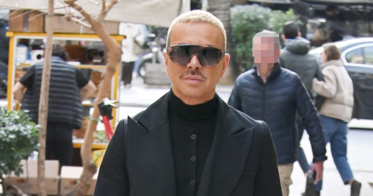 Λάκης Γαβαλάς: «Κάνω τα χαρτιά μου για να πάρω σύνταξη – Όταν έμαθα ότι είναι 850 ευρώ, ρώτησα “την ημέρα;”»