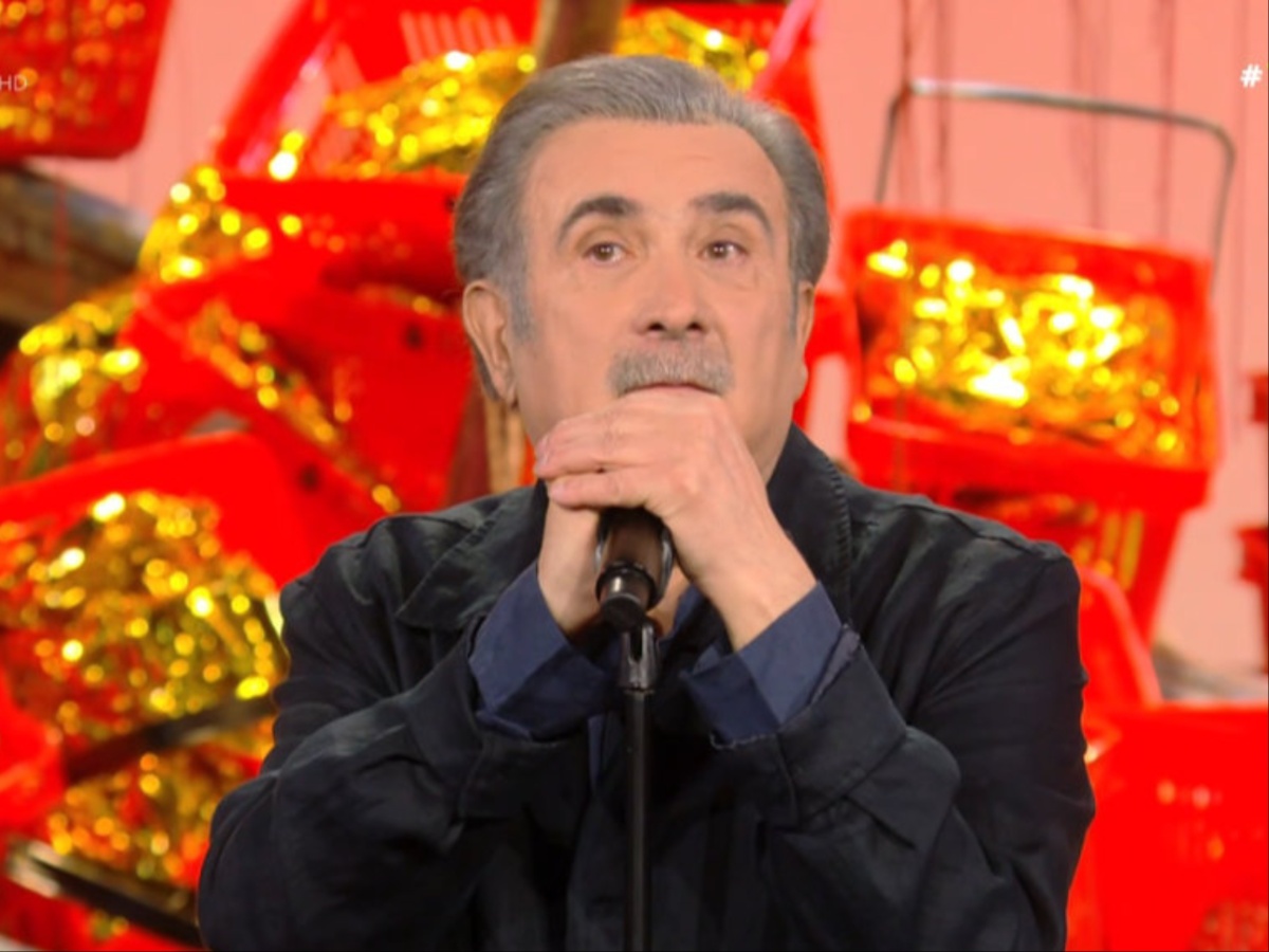 Λάκης Λαζόπουλος: Συγκινημένος στο αντίο του στην Μαρινέλλα – «Η γυναίκα της ζωής μας»