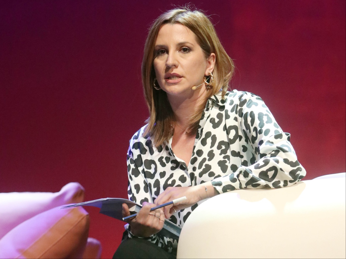 Νίκη Λυμπεράκη: Ο ρόλος της ως μαμά και η σχέση με τον χρόνο – «Στη δική μου οικογένεια, συνέβη πριν αρκετά χρόνια και κράτησε μια δεκαετία»