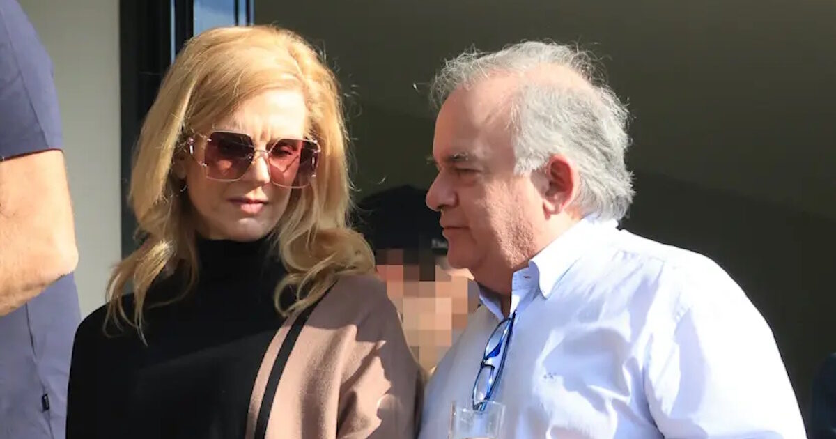 Έμυ Λιβανίου: Στο γήπεδο με τον εφοπλιστή σύντροφό της, Πέτρο Παππά – Φωτογραφίες