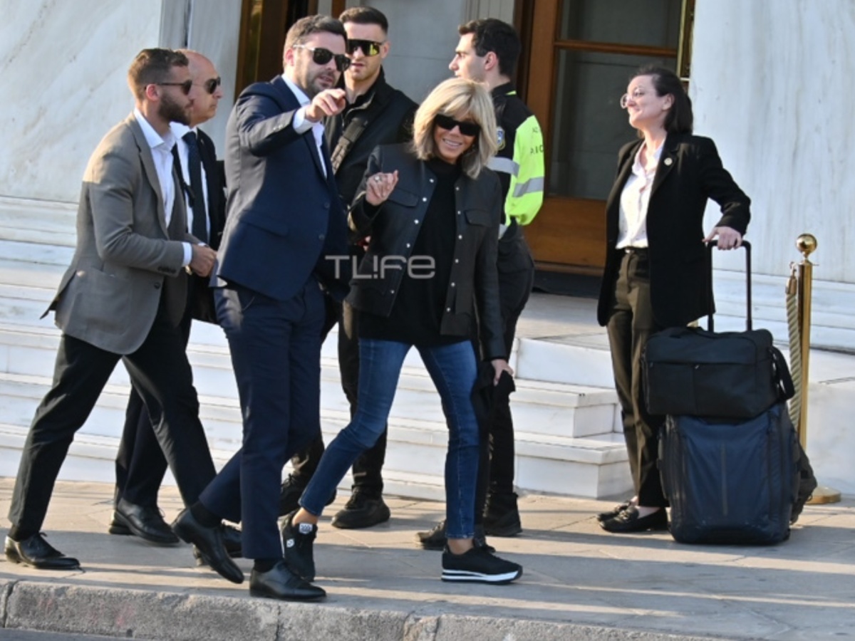 Η Μπριζίτ Μακρόν στην Ελλάδα: Οι πρώτες φωτογραφίες στο Σύνταγμα