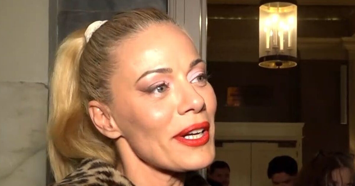 Ζέτα Μακρυπούλια για Μαρία Ιωαννίδου: «Να μου επιτρέψετε να πάω λίγο μέσα γιατί έχουν έρθει φίλοι να με δουν»