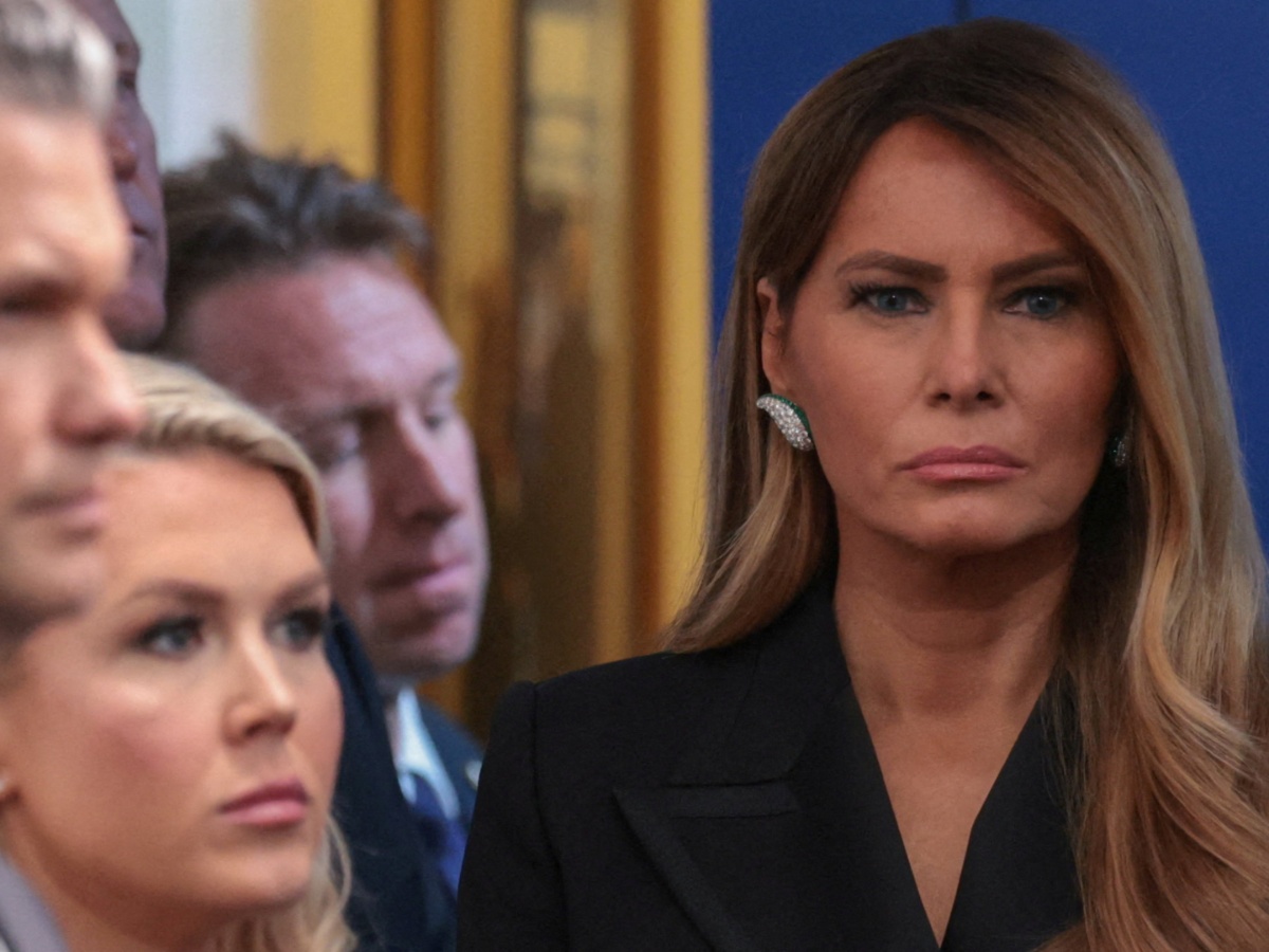 Μελάνια Τραμπ: Οι πρώτες λέξεις που είπε στον Ντόναλντ Tραμπ μετά τους πυροβολισμούς στο δείπνο των ανταποκριτών τον Λευκό Οίκο