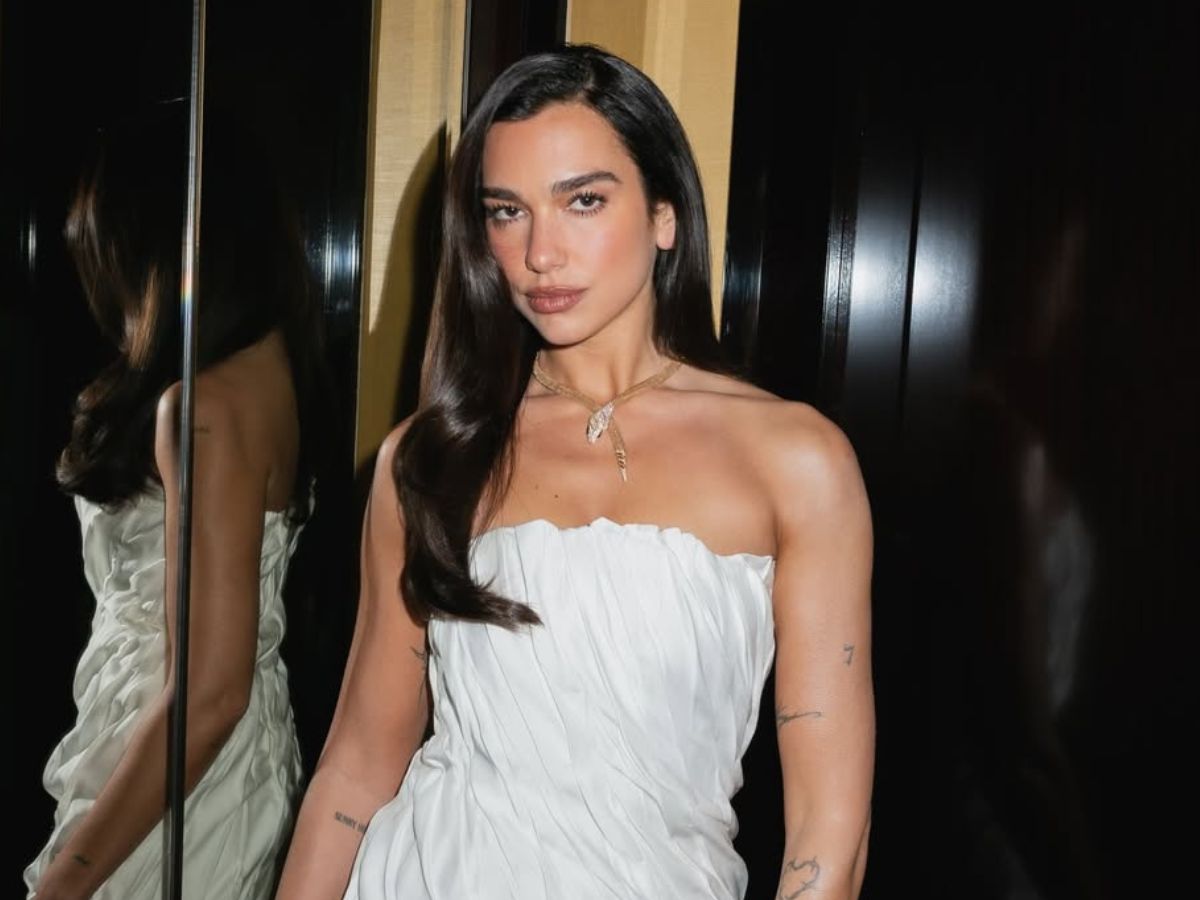 Micro-lining: Tο μυστικό της Dua Lipa για πιο γεμάτα χείλη