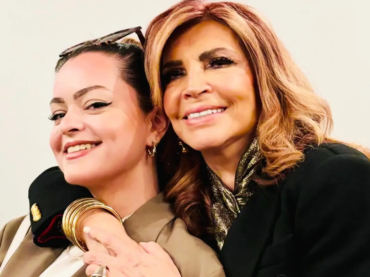 Μιμή Ντενίση: Οι φωτογραφίες από το πασχαλινό τραπέζι με την κόρη της, Μαριτίνα και τον σύντροφό της