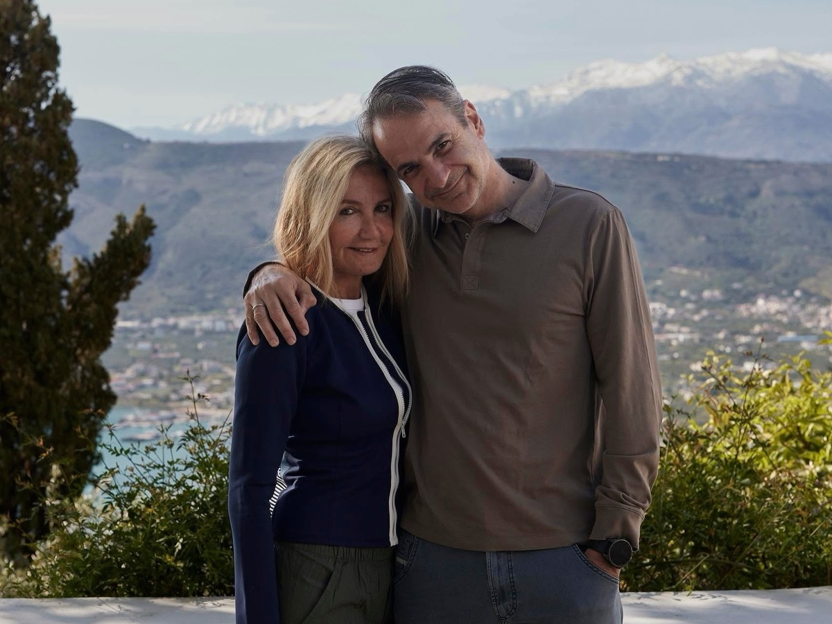 Kυριάκος Μητσοτάκης: Η τρυφερή φωτογραφία με την Μαρέβα Γκραμπόφσκι και οι ευχές για την Ανάσταση