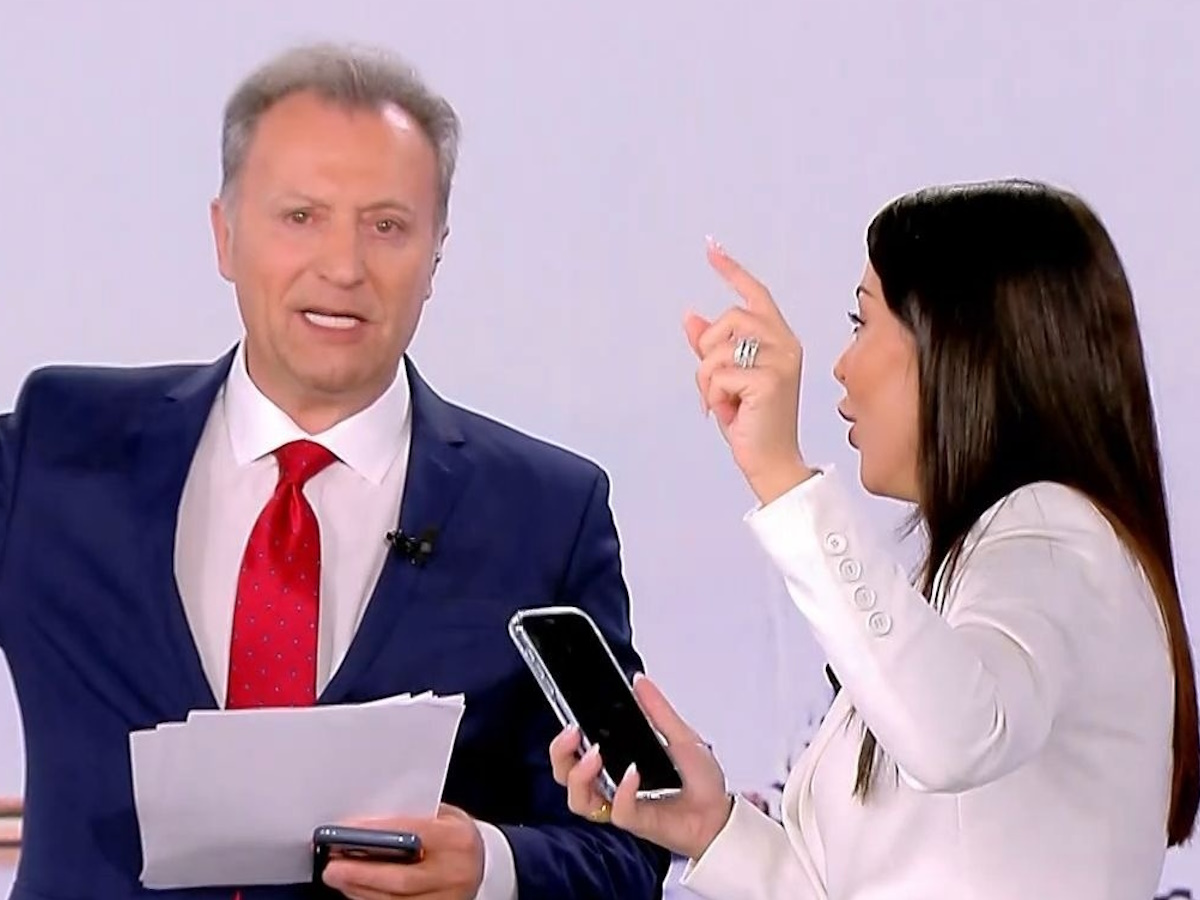 Η Αφροδίτη Λατινοπούλου μιμείται τη Ζωή Κωνσταντοπούλου: «Είναι η Ελένη Λουκά της πολιτικής»