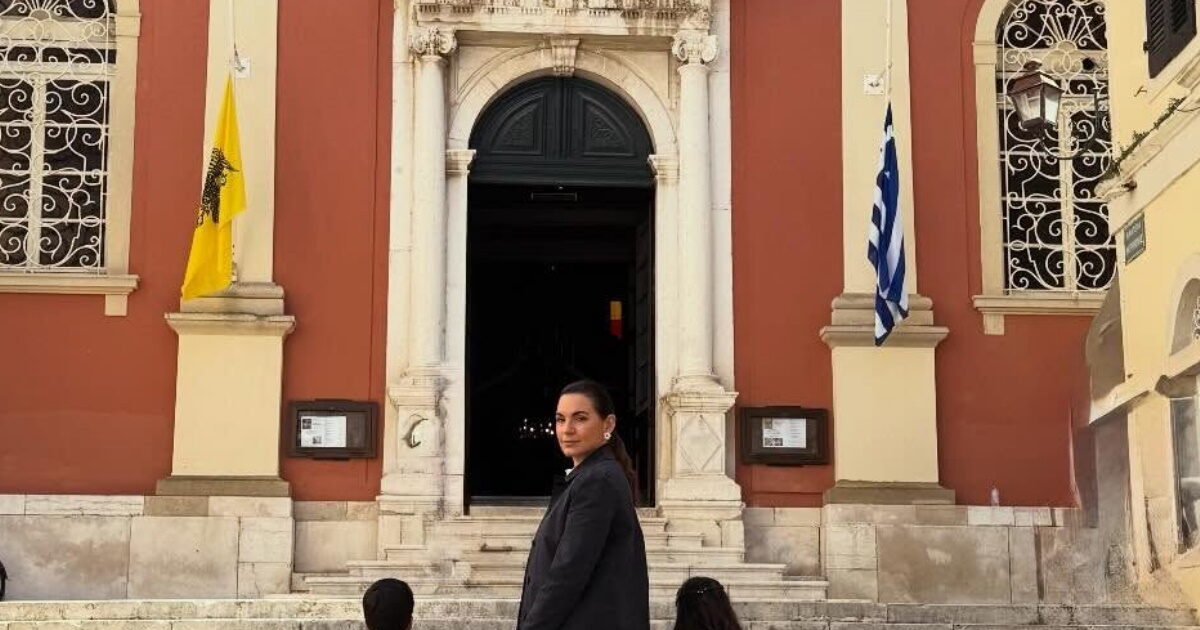 Όλγα Κεφαλογιάννη: Στην Κέρκυρα με τα δίδυμα παιδιά της για το φετινό Πάσχα – Φωτογραφίες