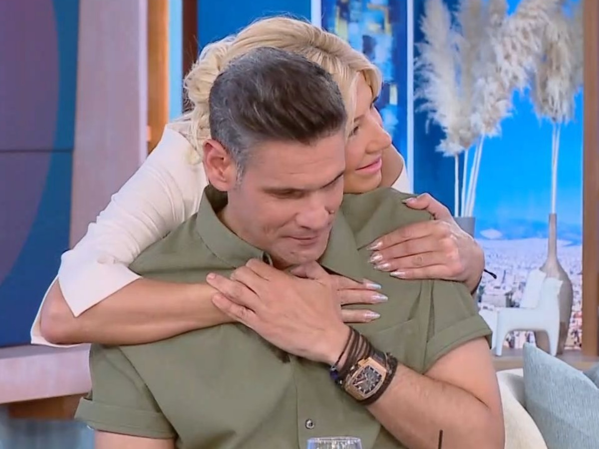 Συγκινημένος ο Δημήτρης Ουγγαρέζος: «Για εμένα η μέρα αυτή είναι λίγο… γιόρταζαν και οι δυο γονείς μου»