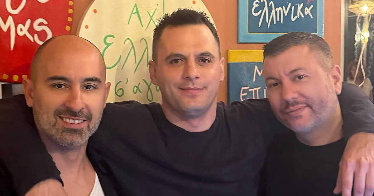 Παναγιώτης Κουτσουμπής: Το ξέφρενο πάρτι στο μαγαζί του στο Κολωνάκι μετά τη γέννηση της κόρης του