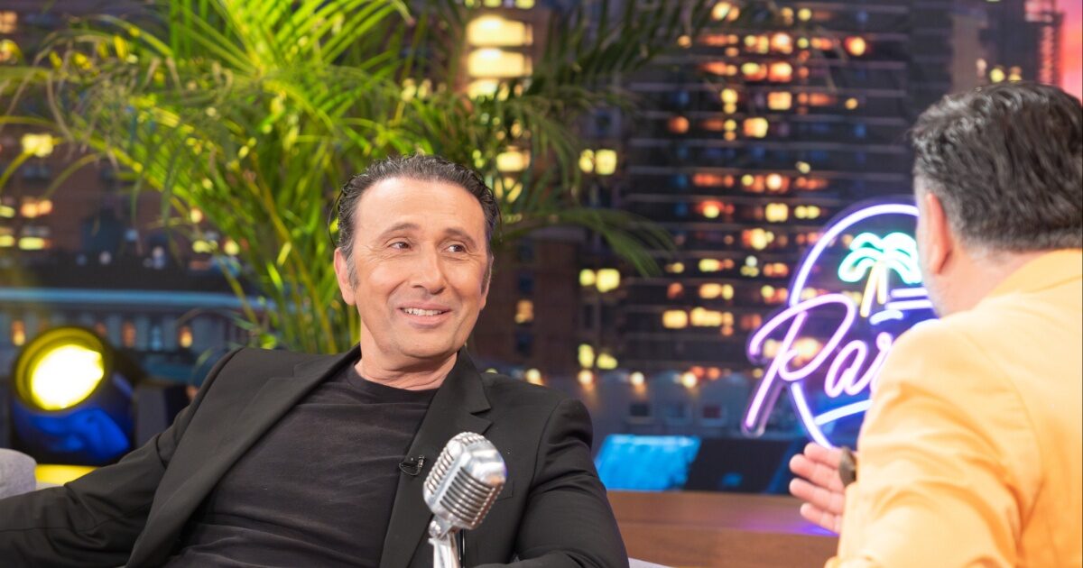 Ρένος Χαραλαμπίδης: «Πολλές φορές ρωτάω τον εαυτό μου, πώς και δεν παντρεύτηκα – Ανά εποχές δίνω άλλες απαντήσεις»