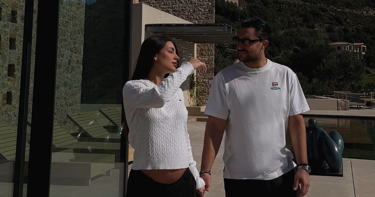 Σάκης Κατσούλης: Η χιουμοριστική ανάρτηση για την κοιλιά της Μαριαλένας Ρουμελιώτη στον 6ο μήνα της εγκυμοσύνης της