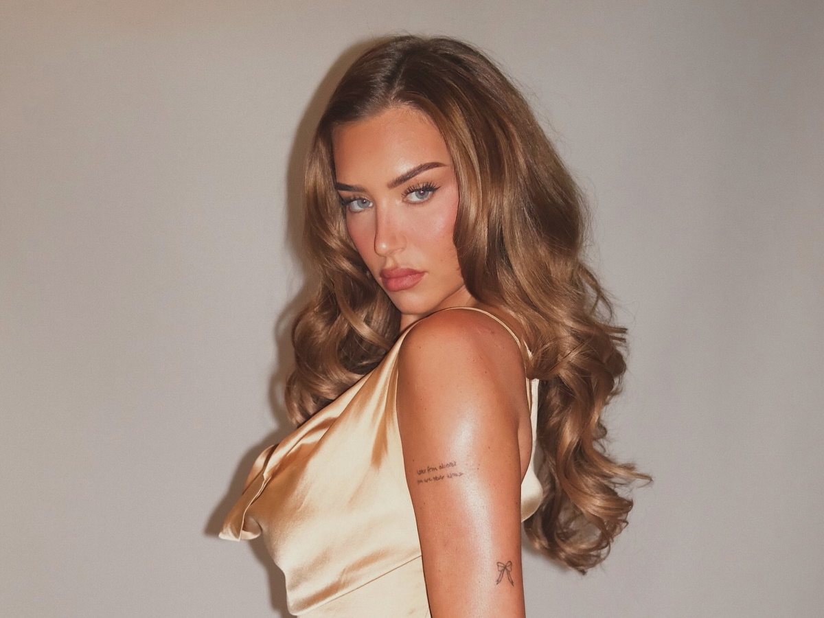 Stassie Καρανικολάου – Η Ελληνίδα κολλητή της Kylie Jenner αποκαλύπτει: «Δεν έμαθα ποτέ ελληνικά»