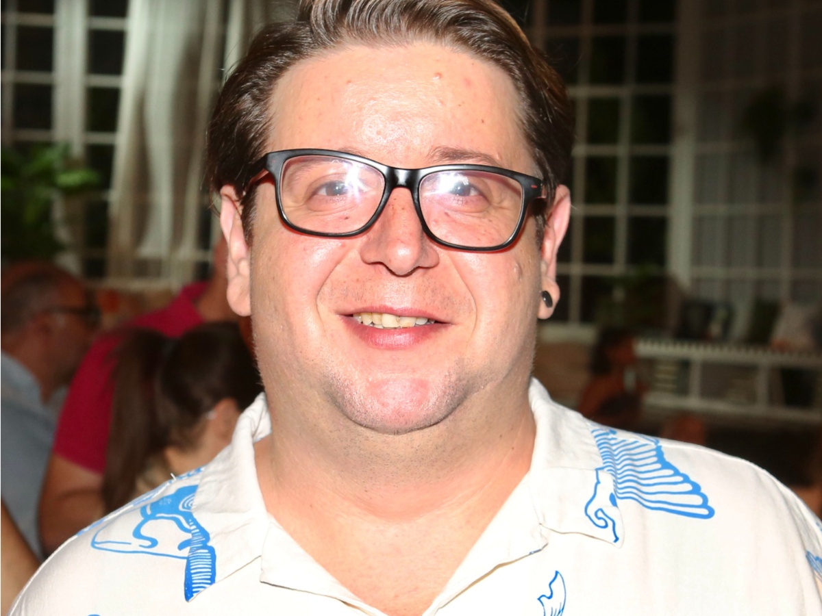 Θάνος Μπίρκος: «Δεν με νοιάζουν τα ρατσιστικά σχόλια – Δεν έχω εγώ το πρόβλημα αλλά αυτός που εκφράζεται με λεκτική βία»