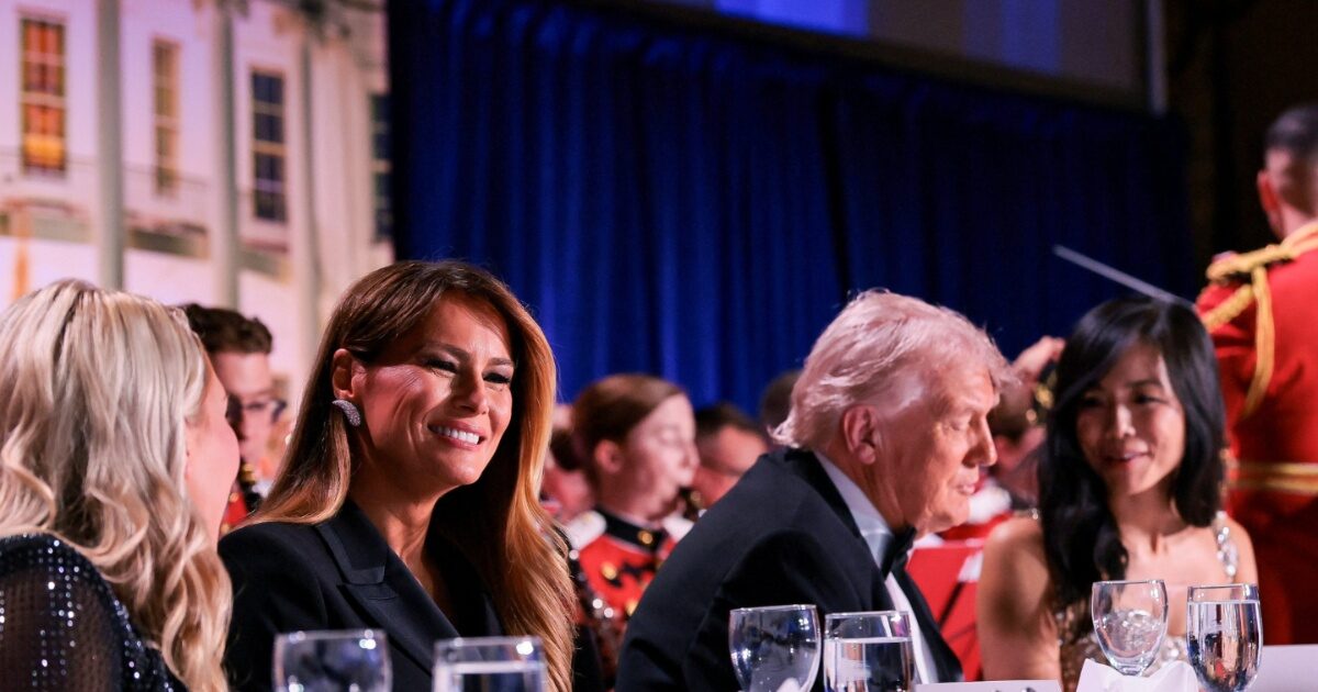 Τρόμος στην Ουάσινγκτον: Απόπειρα δολοφονίας στο δείπνο των ανταποκριτών – Φυγαδεύτηκαν ο Ντόναλντ Τραμπ και η Μελάνια